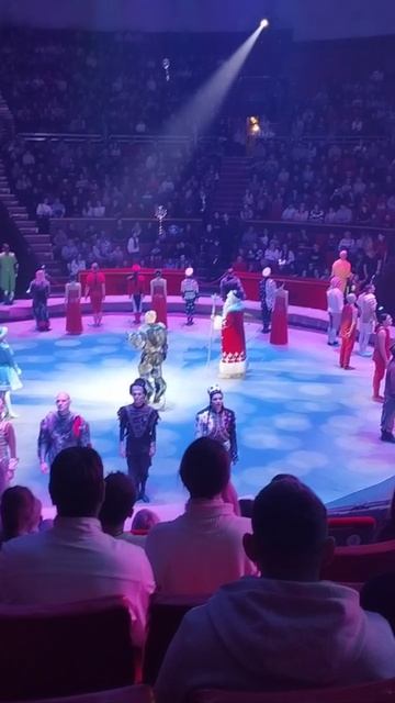 Елка в цирке с Аскольдом Запашным смотреть онлайн