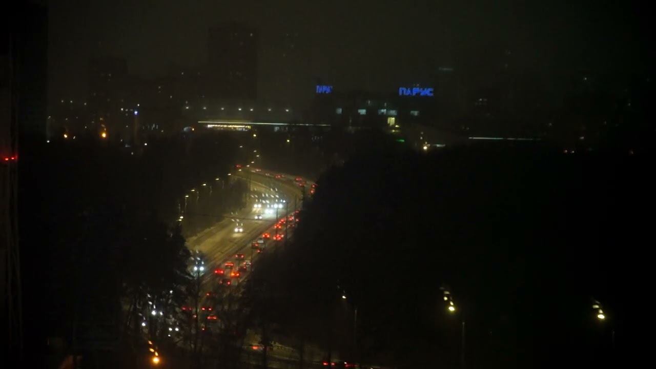 Ночной вид на Москву из окна  огни машины дорога  Фон для работы сна  8 мин