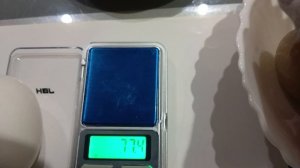 Мои куры несут необычные яйца. Молодцы курочки.