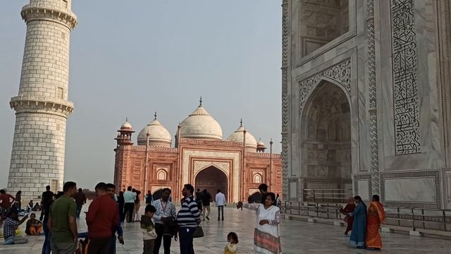 На берегу Ямуны такой шедевр! смотреть онлайн