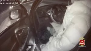 Полиция Хакасии оказала помощь автоледи с двумя детьми, чья машина в мороз заглохла посреди дороги