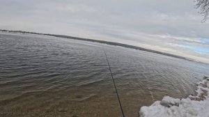 Зимний окунь на Волге. Рыбалка на окуня с берега зимой на джиг .