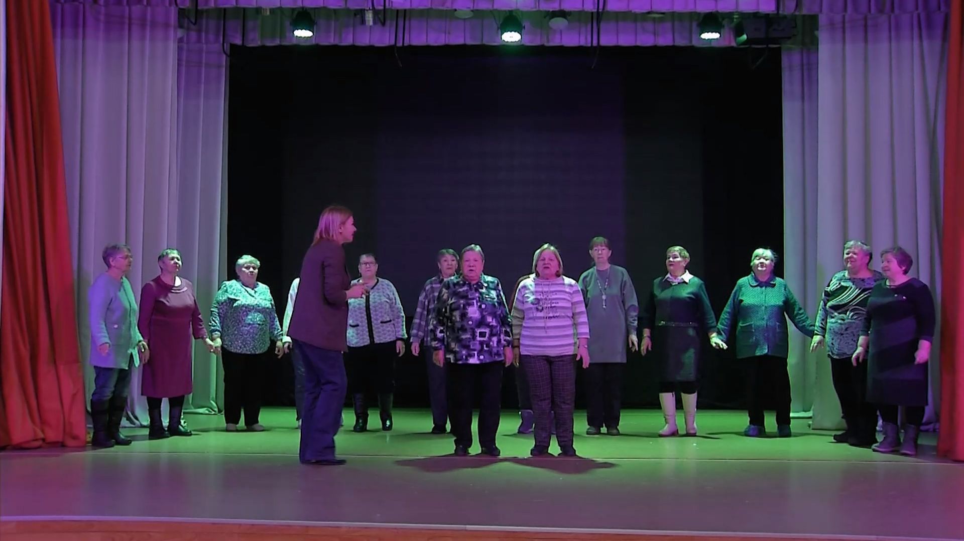 С песней по жизни: народный хор «Сударушки» смотреть онлайн