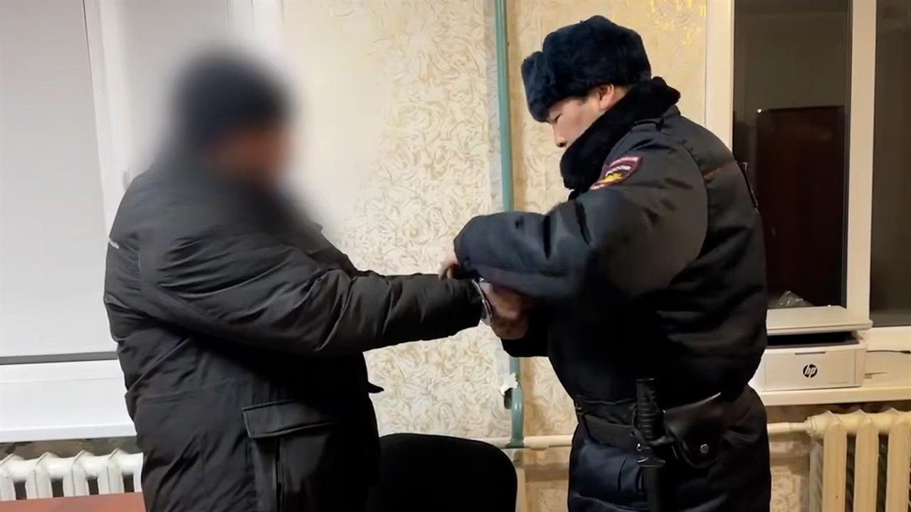 СК: допустивший опрокидывание авто на Байкале никогда не имел водительских прав смотреть онлайн