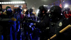 Карлсон: беспорядки в США – признак разрушения страны