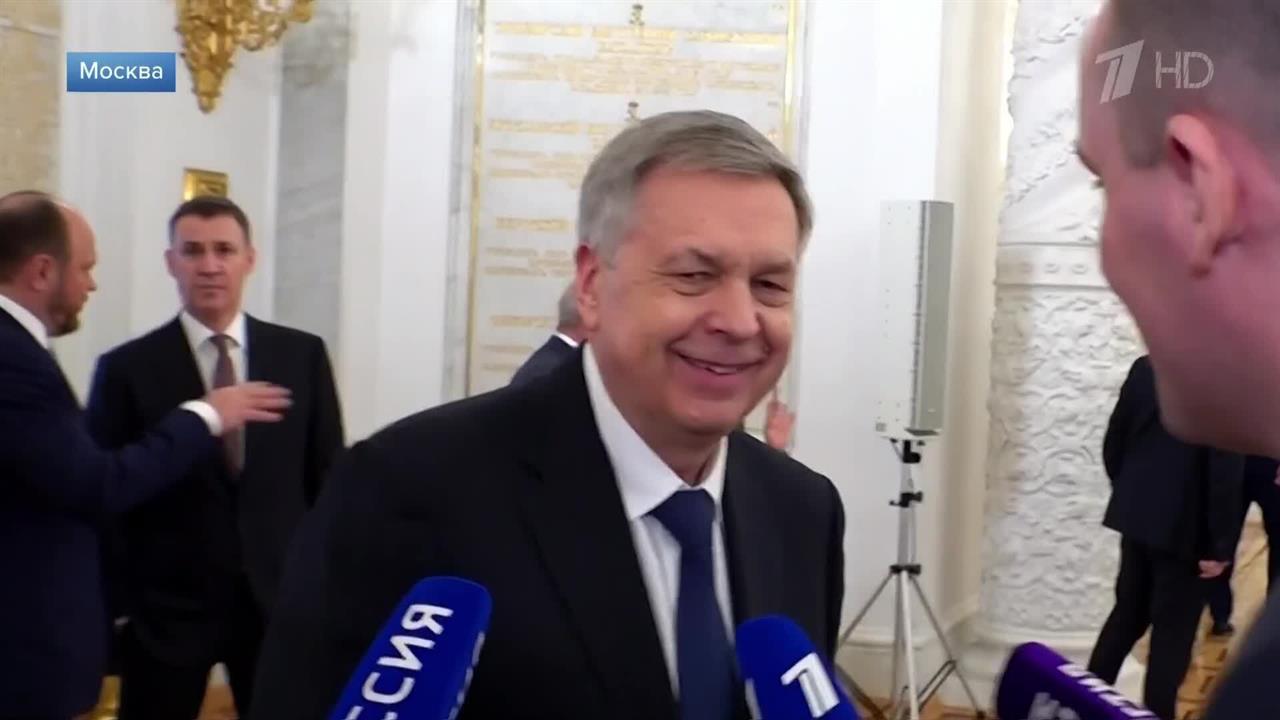 Костюков подтвердил, что переговоры в Абу-Даби проходили на русском языке. смотреть онлайн