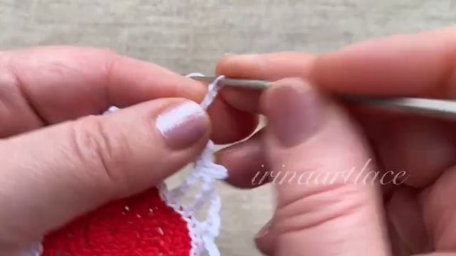 Квадратный мотив с сердцем крючком