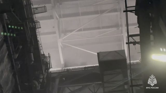 Пожарные расчеты ликвидируют возгорание на кровле одного из корпусов ТЭЦ-3 в Хабаровске смотреть онлайн