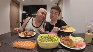 Мукбанг ОТМЕТИЛИ наши визы! Вот почему Вован ЗАЖАЛ деньги на острова! Болталка Семейный ужин ТАиланд