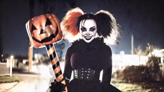 Luara - Trick or Threat (Official Music Video) смотреть онлайн