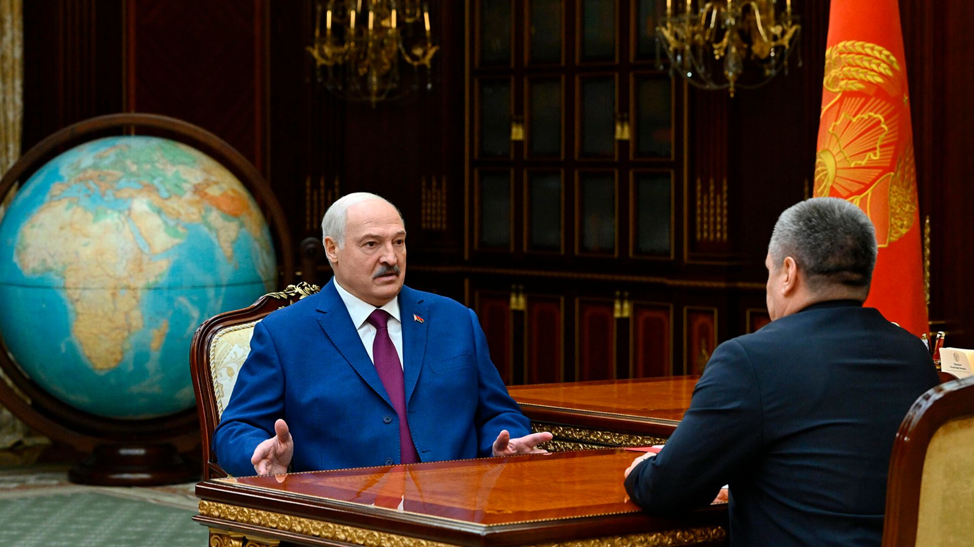 Александр Лукашенко призвал сельхозпредприятия Беларуси вкладывать средства в развитие смотреть онлайн