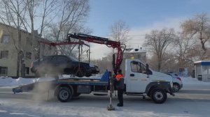 Помехой для качественной очистки улично-дорожной сети являются брошенные автомобили.