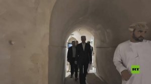 مساعد الرئيس الروسي يزور قلعة نخل ويلتقي المسؤولين العمانيين في مسقط