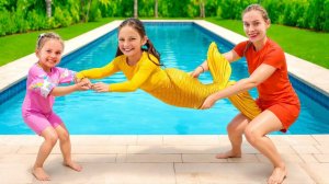 Майя становится русалкой в бассейне! Летние истории