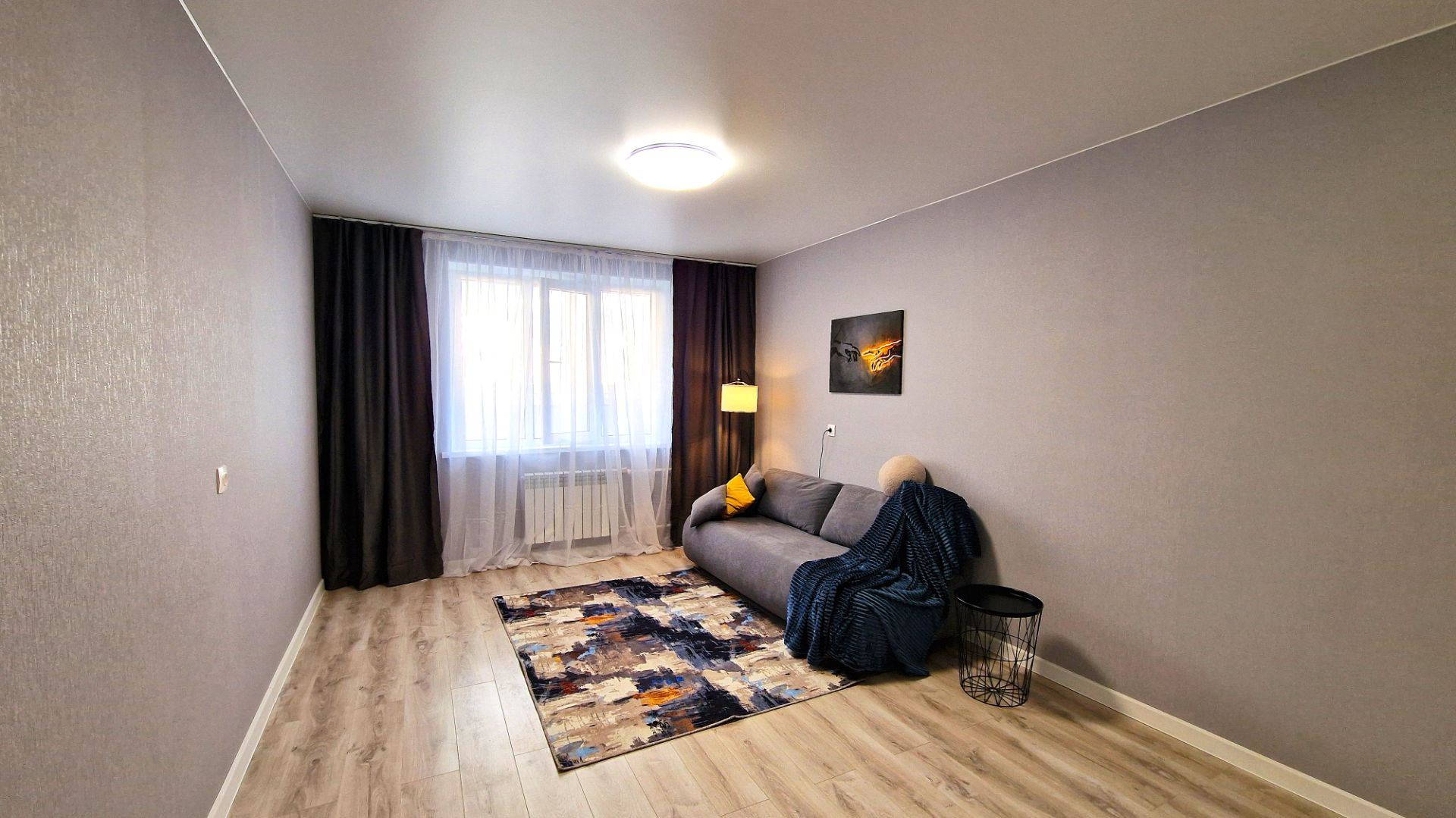 Классная однокомная квартира в 3 минутах ходьбы от метро Комендантский проспект. смотреть онлайн