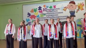 Песня "Россия" в исполнении школьного хора МБОУ "СОШ № 2 п. Новошахтинский"