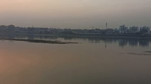 Одна из самых грязных рек-Ямуна!А смотрится хорошо)