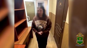 Калужская полиция предотвратила обман 88-летней пенсионерки и задержала девушку-курьера из Москвы