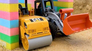 Экскаватор, Самосвал, Бульдозер трансформируют свой внешний вид через волшебную дверь