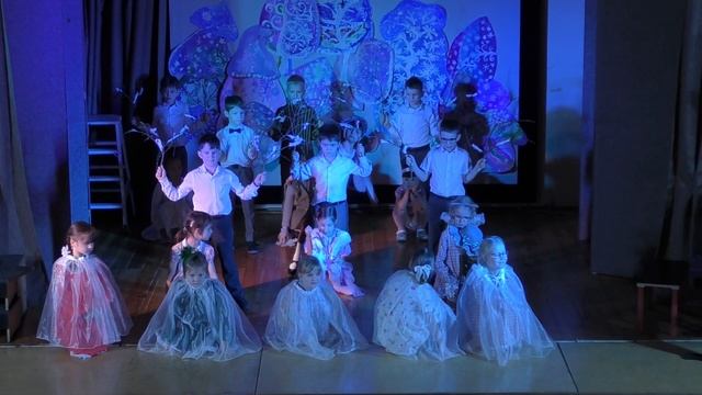 Спектакль первоклассников «Жил-был на свете серенький козлик» Спектакль первоклассников «Жил-был на свете серенький козлик»