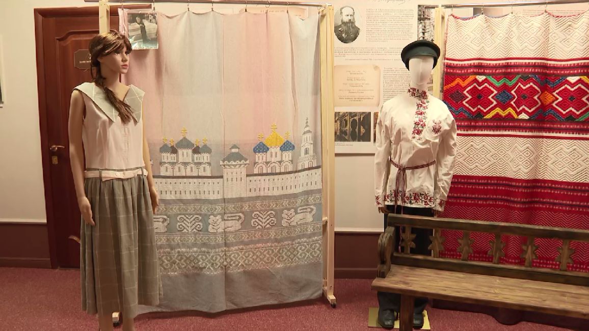 Презентацию книги о череповецком узорном ткачестве провели в Центральной библиотеке смотреть онлайн