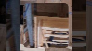 1000047296.mp4 (Собака наблюдает за устройством лестницы на 2 этаж в доме А-фрейм)