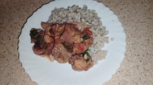 Свинина тушеная в томате