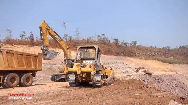 Amazing SANY 500H Excavator Breaking Huge Stones Moving into The Deep Ravine смотреть онлайн
