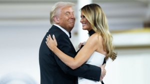Мелания Трамп признала, что танцы ее супруга иногда неуместны