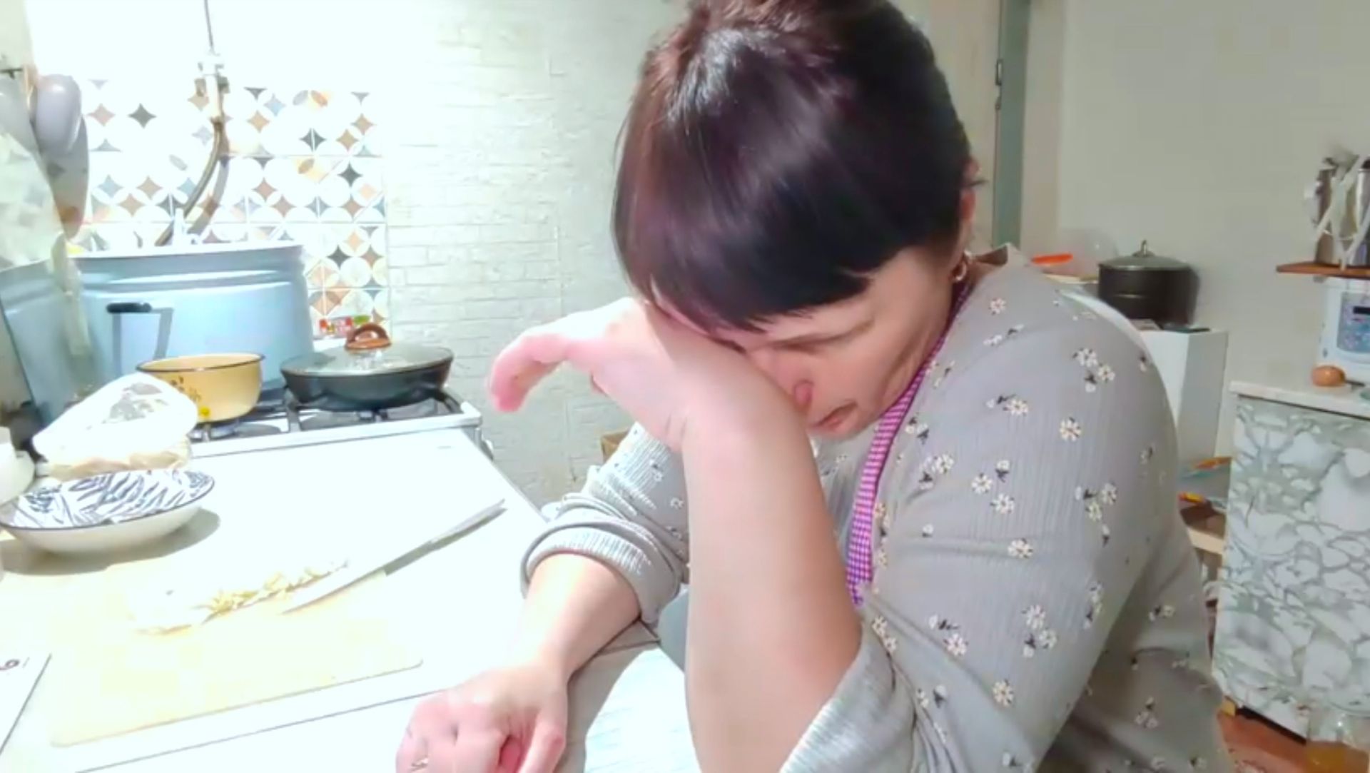 Делов то! В холодильнике пусто.. Готовлю ужин для мужиков смотреть онлайн