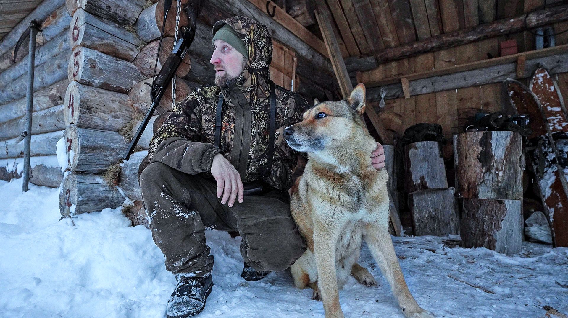 ЖИЗНЬ В ТАЁЖНОЙ ИЗБЕ. ПРОМЫСЕЛ ПУШНИНЫ И ОХОТА НА БОРОВУЮ ДИЧЬ. смотреть онлайн