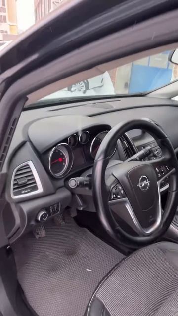 Обзор на Opel Astra Универсал 5 дв. 1.6 MT 2012г смотреть онлайн