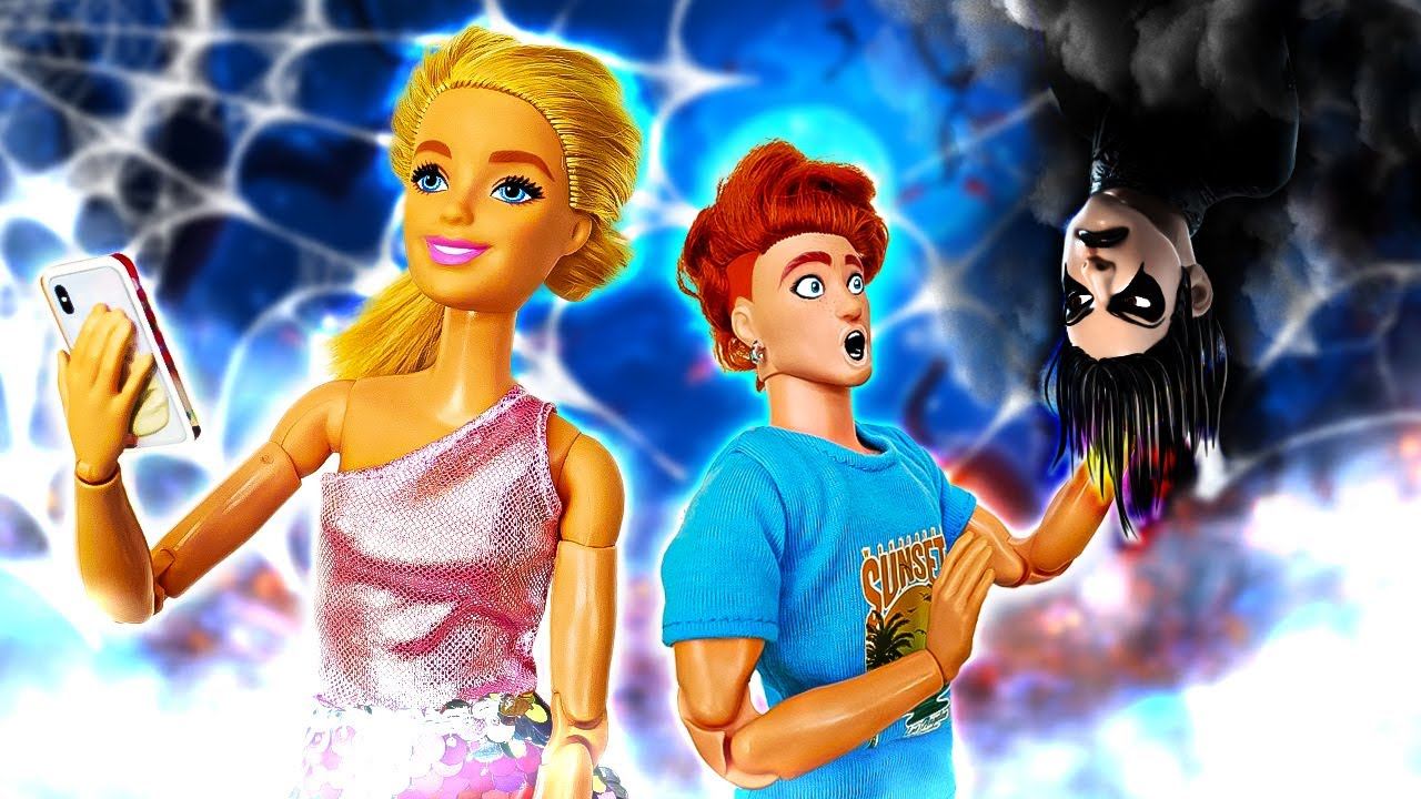 Игры в куклы Барби. Видео для девочек - Празднуем Хэллоуин с Привидением в заброшенном доме! смотреть онлайн