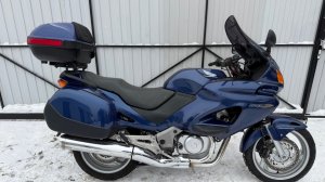 Обзор мотоцикла Honda nt650v, 2005 год.