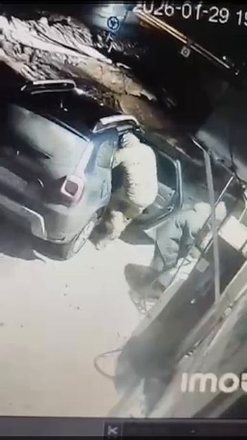 Людоловы мобилизовали автозаправщика сразу после того, как он заправил им машину