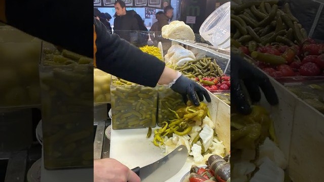 маринованные овощи на рынке в Турции смотреть онлайн