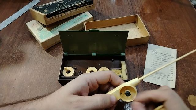 ПОКАЗЫВАЮ ИНТЕРЕСНУЮ ЗИМНЮЮ УДОЧКУ ПОДАРОЧНУЮ ИЗ СССР. НОСТАЛЬГИЯ ПО СНАСТЯМ СССР. смотреть онлайн