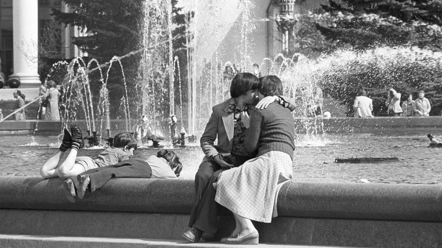 Это нужно посмотреть! ЭТА ПЕСНЯ ЗВУЧАЛА НА ВСЕХ КУРОРТАХ В 80-Е смотреть онлайн