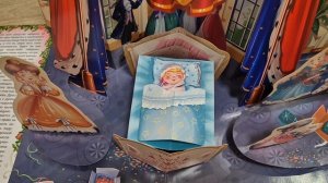 Распаковка игрушек и дестких подарков🤍