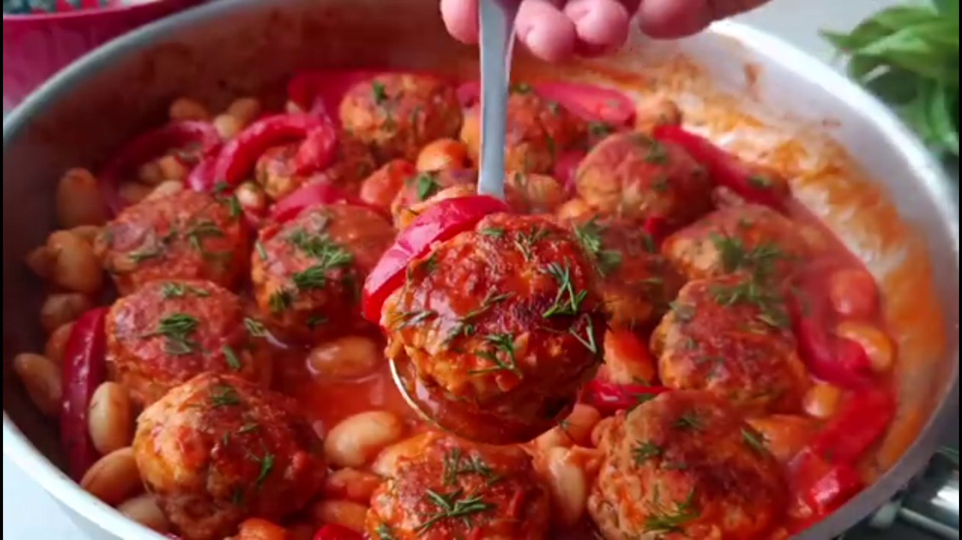 Фрикадельки с фасолью в испанском стиле. Быстро Просто Вкусно смотреть онлайн