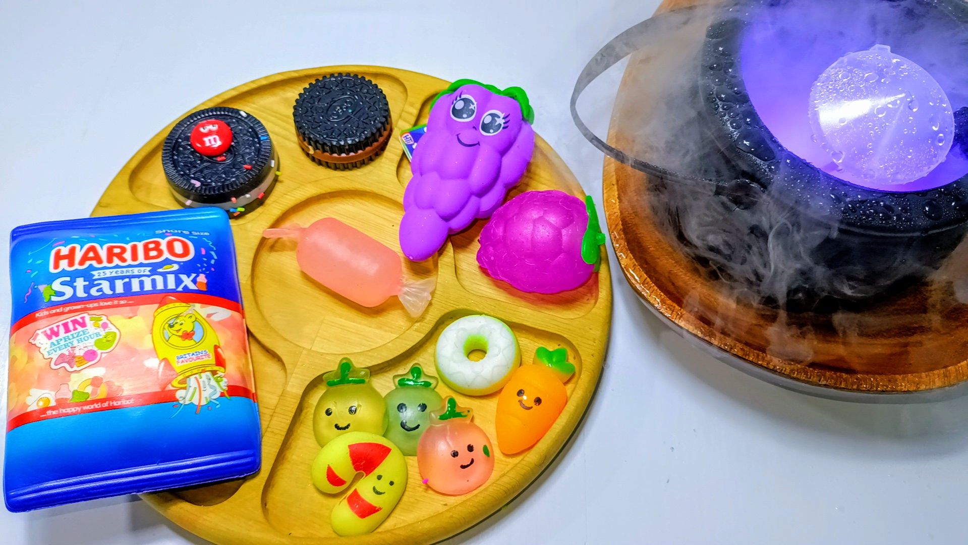 АСМР шоколадный 🍄🟫🍬🍫 распаковка Силиконовых сквишей еда и вкусняшки 🥰 смотреть онлайн