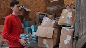 Активисты СВАО готовят гуманитарную помощь для бойцов СВО