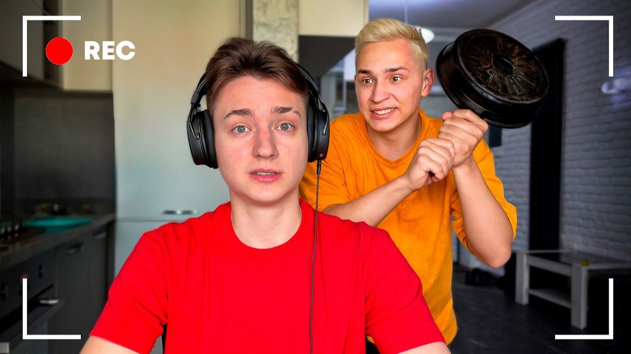 МЕШАЮ ДОМЕРУ СНИМАТЬ ВИДЕО в Реальной Жизни... смотреть онлайн