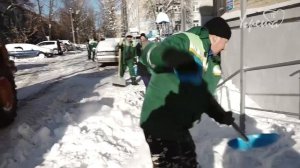 В борьбе со снежным циклоном