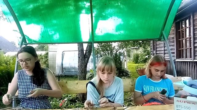 Мастер класс. Как делать венки с помощью каркаса. смотреть онлайн