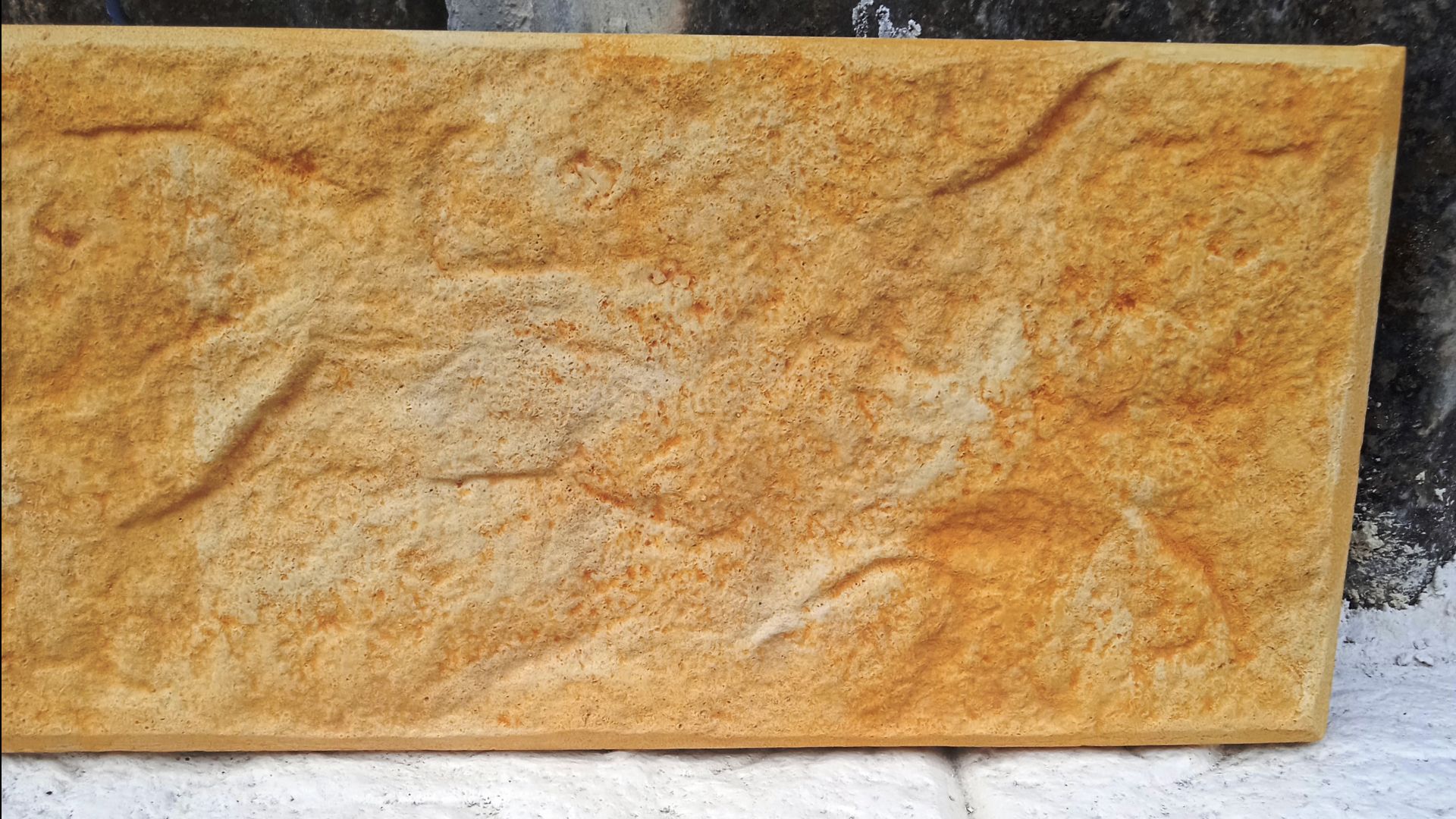 Изготовление цокольной плитки зимой с прокрасом железным купоросом. Известняковый битиш- бетон. смотреть онлайн