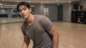 Тэхён занял центральное место в новом проекте BTS на миллиард долларов!