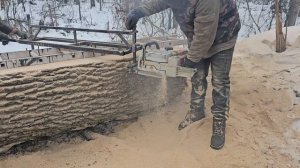 Жизнь на хуторе зимой. К друзьям пришел на помощь.