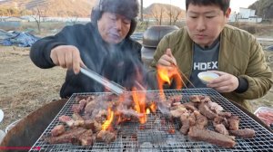 🔥🍲 Мукбанг и Mukbang : ЭЛИТНЫЙ ГРИЛЬ ПО-КОРЕЙСКИ! 🥩 Семья готовит говядину Хану на открытом огне