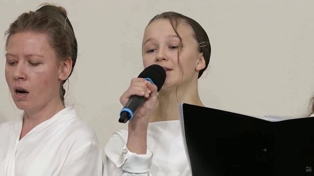 Удивительный мир... ❤️🙏 христианская песня смотреть онлайн